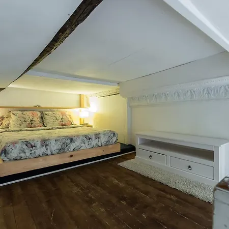 L'oustaria 3 Bedrooms Apartment, Old Town דירה *