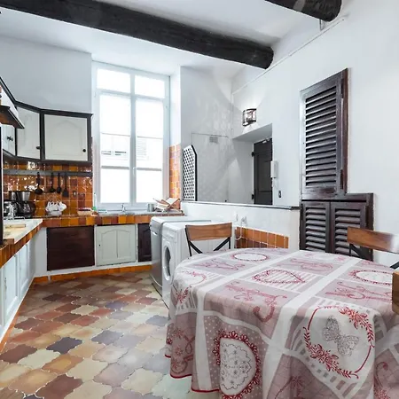 L'oustaria 3 Bedrooms Apartment, Old Town דירה ניס