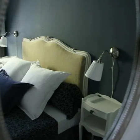 דירה L'oustaria 3 Bedrooms Apartment, Old Town ניס