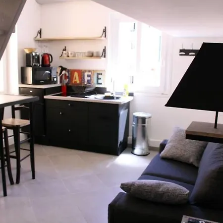 L'oustaria 3 Bedrooms Apartment, Old Town דירה ניס