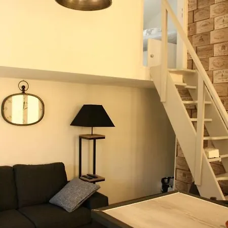 L'oustaria 3 Bedrooms Apartment, Old Town ניס