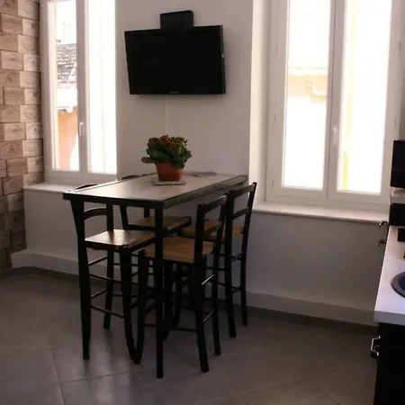 דירה L'oustaria 3 Bedrooms Apartment, Old Town *