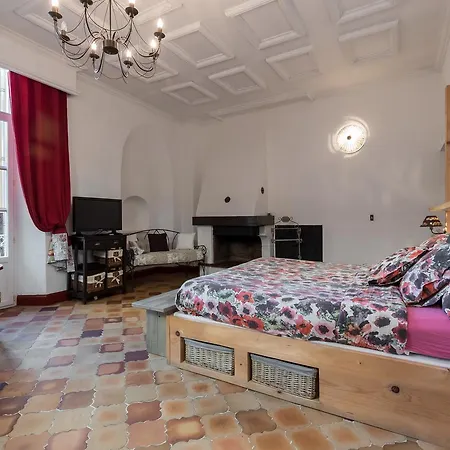 דירה L'oustaria 3 Bedrooms Apartment, Old Town