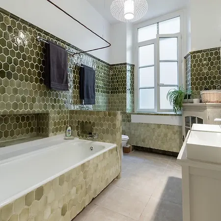 L'oustaria 3 Bedrooms Apartment, Old Town דירה