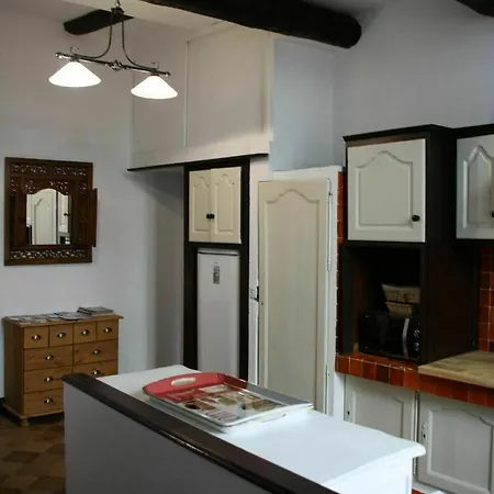 L'oustaria 3 Bedrooms Apartment, Old Town ניס